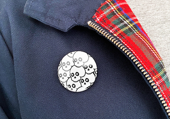 MINI SKULLS pin button